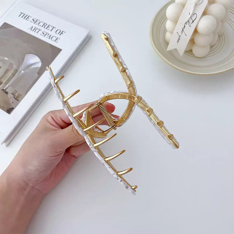 Luxe Gold Hoop Claw Clip With Marble Detail