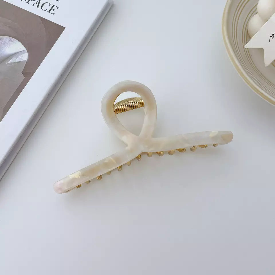 Luxe Gold Hoop Claw Clip With Marble Detail